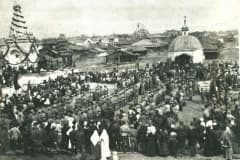 Нижний Тагил. Митинг 1 мая 1920 г. у памятника Свободы. На месте портрета Александра Второго -звезда.
