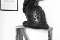 Нижний Тагил. Деталь памятника А.Н. Карамзину. Вид шлема. Н. Тагильский краеведческий музей. Фото 1958 г.