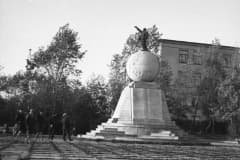Нижний Тагил. Памятник В.И.Ленину. Фото архив Евгений Шалгин. 1971-1973 год.
