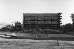 Нижний Тагил. Кинотеатр "Современник" открыли в ноябре 1971 года. Строится и мед училище тоже сдано в 1971 году. Фото архив Евгений Шалгин. 1971-1973 год.