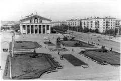 Нижний Тагил. Театральная площадь, 1975 год.