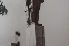 Памятник заводчанам Высокогорского механического завода, погибшим в годы Великой Отечественной войны.1972 г.