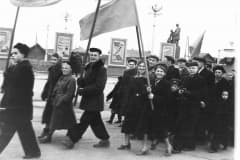 Нижний Тагил, Демонстрация 7 ноября 1957 года, в честь 40-летия  Великой Октябрьской социалистической революции. Фото Инишева Геннадия Дмитриевича.