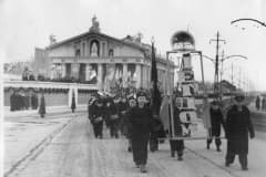 Нижний Тагил, Демонстрация 7 ноября 1957 года, в честь 40-летия Дня Великой Октябрьской социалистической революции. Фото из архива музея детдома №1.