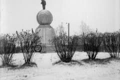 Нижний Тагил. Памятник В.И. Ленину 1957 год.