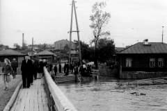 Нижний Тагил. Старый мост им. Красной Армии (по ул. Красноармейской) во время наводнения 1964 г.