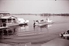 Тагильский пруд. Фото 1986 год. Водная переправа между Гальянкой и центром города.