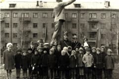 Нижний Тагил, Рудник, Перед дворцом культуры Горняк.