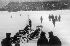 Спидвей. Гонки по льду проходили ежегодно, на стадионе УВЗ "Спутник" и "Строитель" и были очень популярны. На их посещаемость мороз не влиял.