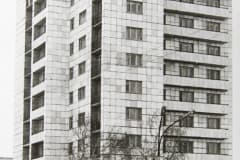 Нижний Тагил. Строительство дома по ул. Первомайская № 19. Построен в 1977 г. Высотный, но сложен из кирпича. Долгое время считался элитным.
