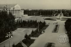 Нижний Тагил. Вагонка. ДК им. Окунева. Главная аллея парка. 1967 г. Архив ГАСО.