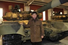 Нижний Тагил. Василий Тронин, угнавший танк, в музее УВЗ 12.11. 2011г. на встрече с журналистами. Фотоархив Алексей Хлопотов.