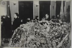 Бажов на похоронах А.П.Бондина. Ноябрь 1939 г. Архив Объединенный музей писателей Урала.