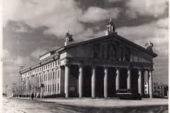 Нижний Тагил. Центр. Драмтеатр 1957 год. Фотоархив Игорь Тарханов.