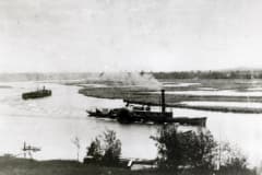 Пароход «Тагил» в акватории Тагильского пруда. Фото 1920-х гг.