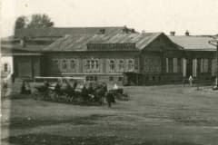 Нижний Тагил. На ул. Шамина К-Маркса. Увеличенный фрагмент снимка с деревянным домом. 1903 год.