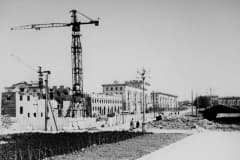 Нижний Тагил.  Строительство дома кинотеатра  "Родина". 1957 год.