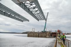 Строительство моста через Нижнетагильский пруд, начало апреля 2021 г.