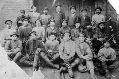 Рабочие Черноисточинского завода. Фото 1900 г. Коллекция фотодокументов НТГИА.