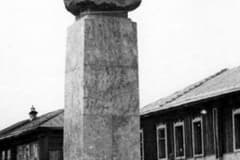 В июле 1962 г. открыт памятник писателю Д. Н. Мамину-Сибиряку в Висимо – Шайтанске.