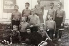 Н-Тагил. Детская команда по футболу, чемпионы города. Тренер П.И. Коротков. 1949 год.