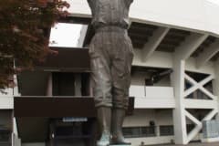 В январе 1957 года сорокалетний Виктор Старухин погибает в автомобильной катастрофе, его именем  назван стадион в городе  Ашахикава (Хоккайдо, Япония). Перед входом на стадион установлен памятник, а в помещении расположен его небольшой музей.