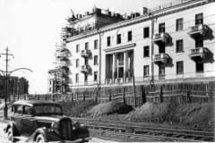 Нижний Тагил. 1947 г. Улица Ленина дом № 48 построен в 1948 году. Слева строится дом № 44 сдан в 1950 г.