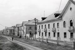 Нижний Тагил. 15 августа 1961 года ул. Раздельная переименована в ул. Космонавтов.