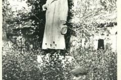 Нижний Тагил, В парке им  А П Бондина. Скульптура И.В.Сталина.