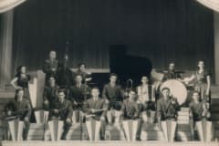Нижний Тагил. Эстрадный оркестр Парка им. Бондина, созданный в 1953 г, расформированный в 1959 г. Фото 1958 г.