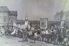 В поселке Висим первомайская демонстрация 1947 года.  Архив Михаил Петров.