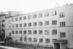 Нижний Тагил. Красный Камень. Общежитие на ул. Пархоменко. 1970 год.