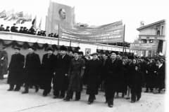 Нижний Тагил, Демонстрация 7 ноября 1957 года, в честь 40-летия  Великой Октябрьской социалистической революции. Фотоархив Инишева Геннадия Дмитриевича.