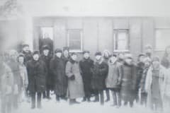 Члены комиссии по приёмке дороги в эксплуатацию, Предположительно станция Востряк, 1926 год.
