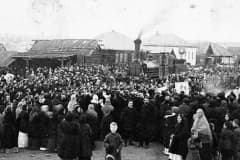 Прибытие поезда в посёлок Висим (станция Висимо-Шайтанский завод) Фото 1895 г.