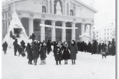 Нижний Тагил Снимок новогодней Театральной площади 1962 г. Фото из архива Татьяны Марченко.